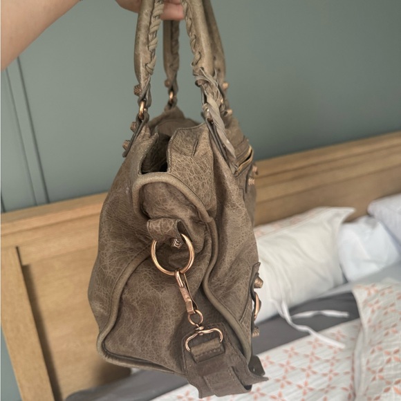 Balenciaga Taupe Leather Shoulder Bag - Picture 6 of 8